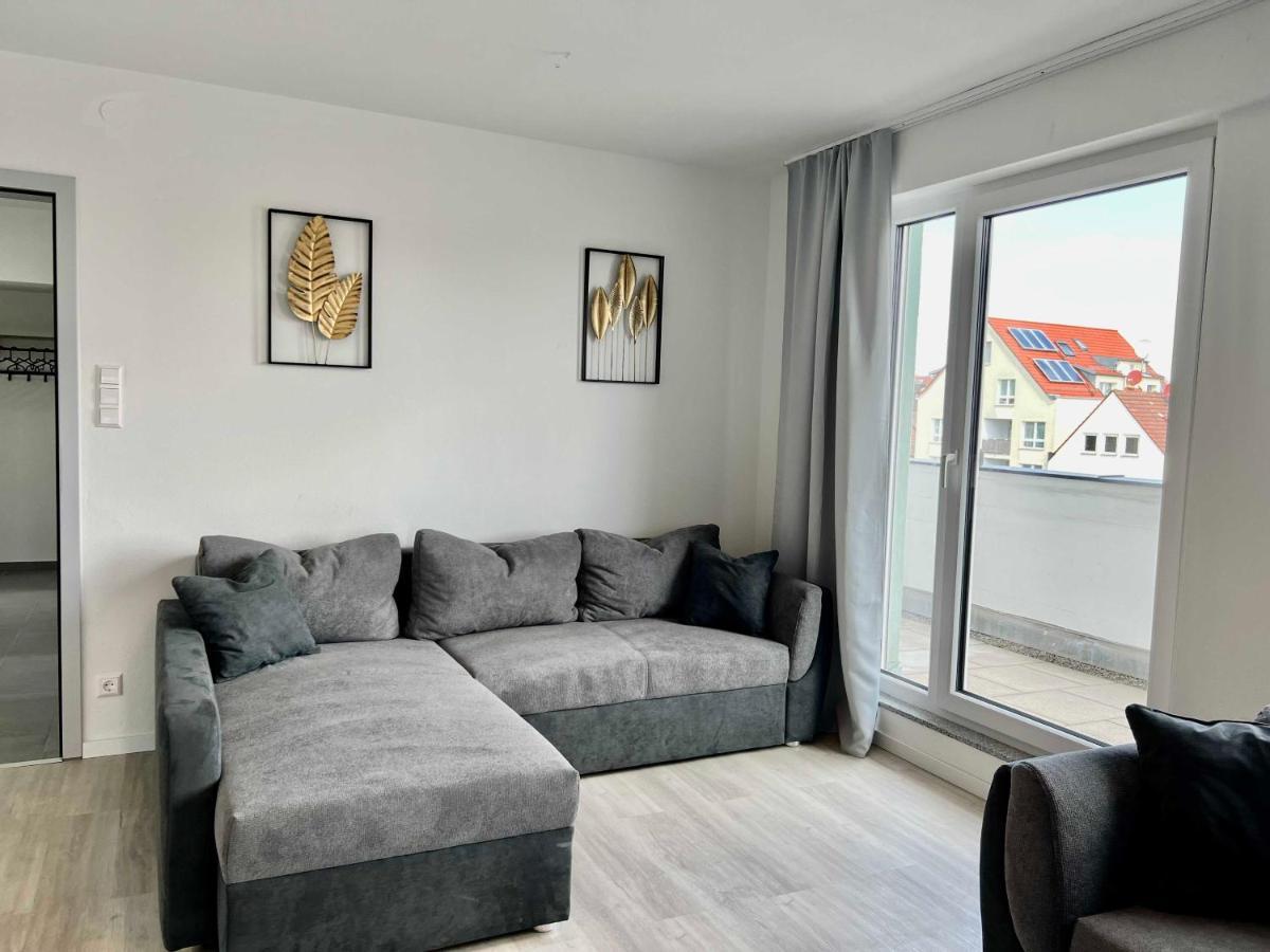 Nujen- Hotel Und Apartment Stuttgart Zuffenhausen Eksteriør billede
