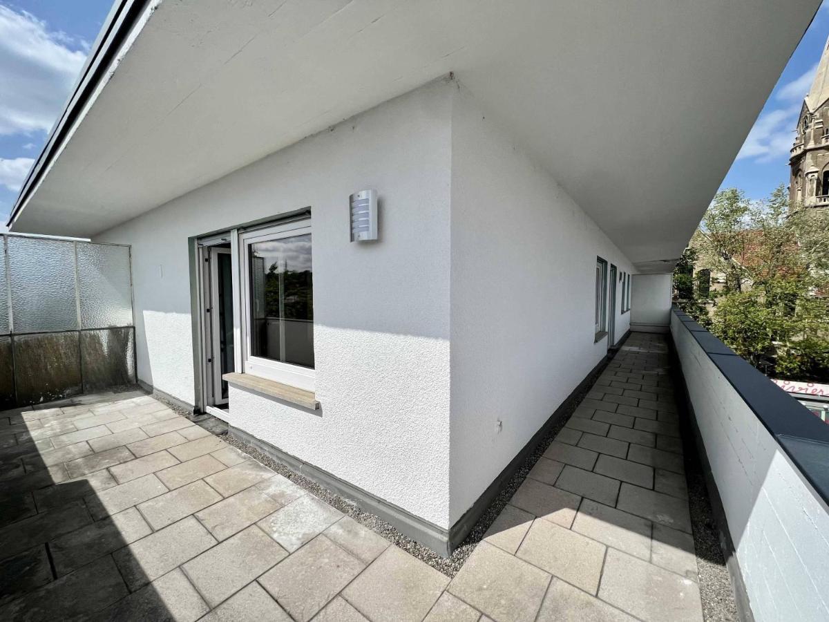 Nujen- Hotel Und Apartment Stuttgart Zuffenhausen Eksteriør billede