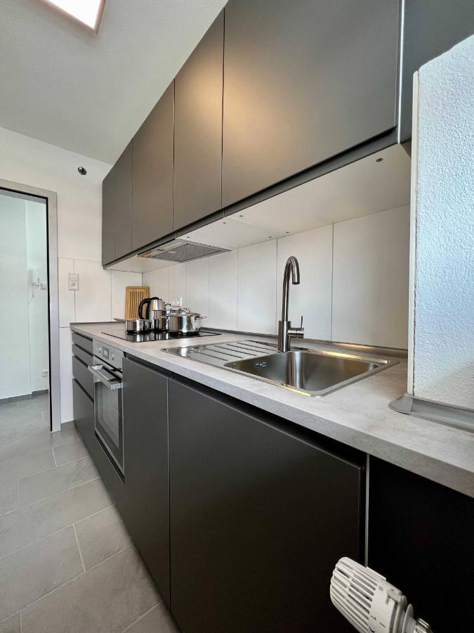 Nujen- Hotel Und Apartment Stuttgart Zuffenhausen Eksteriør billede
