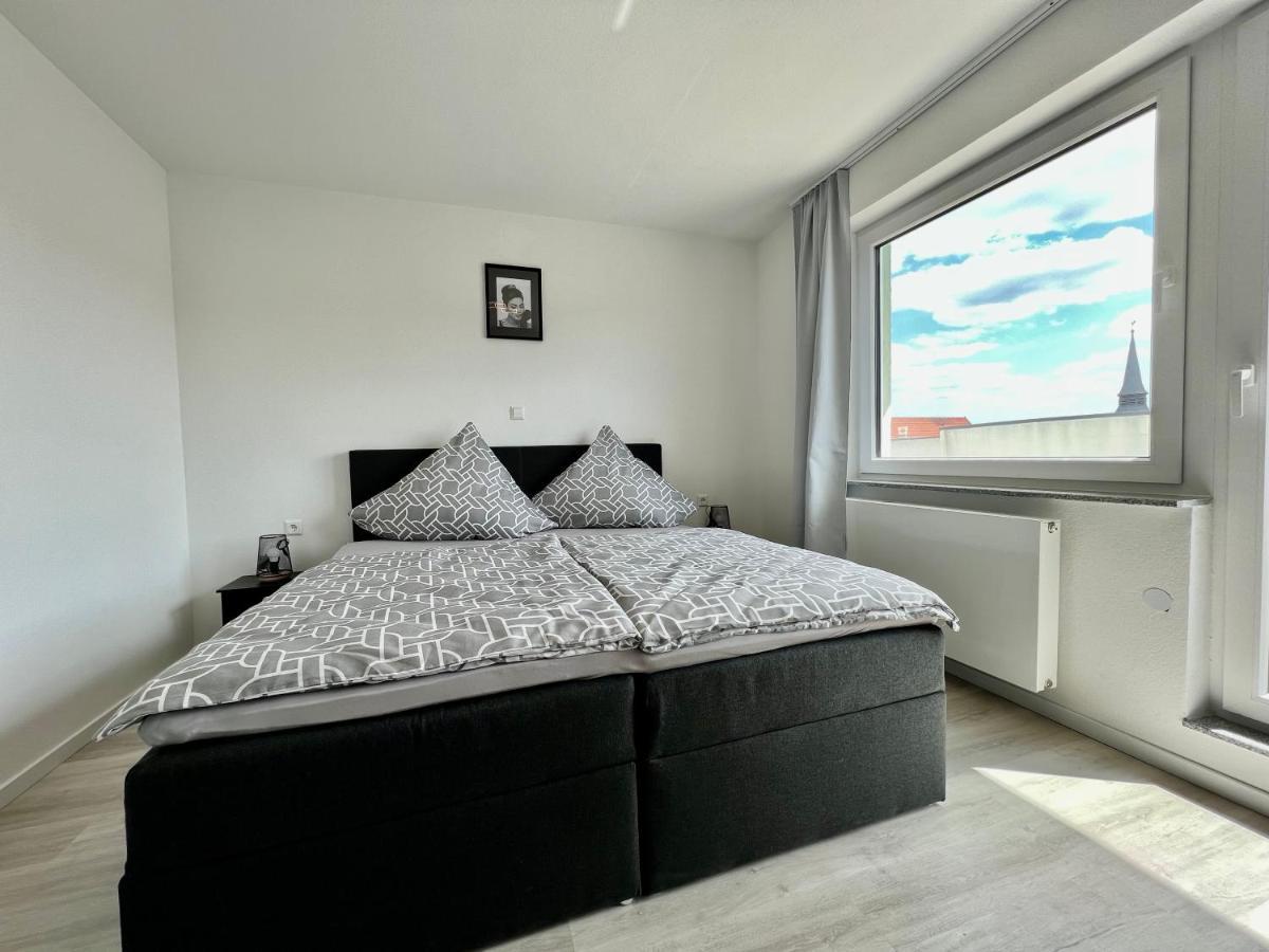 Nujen- Hotel Und Apartment Stuttgart Zuffenhausen Eksteriør billede