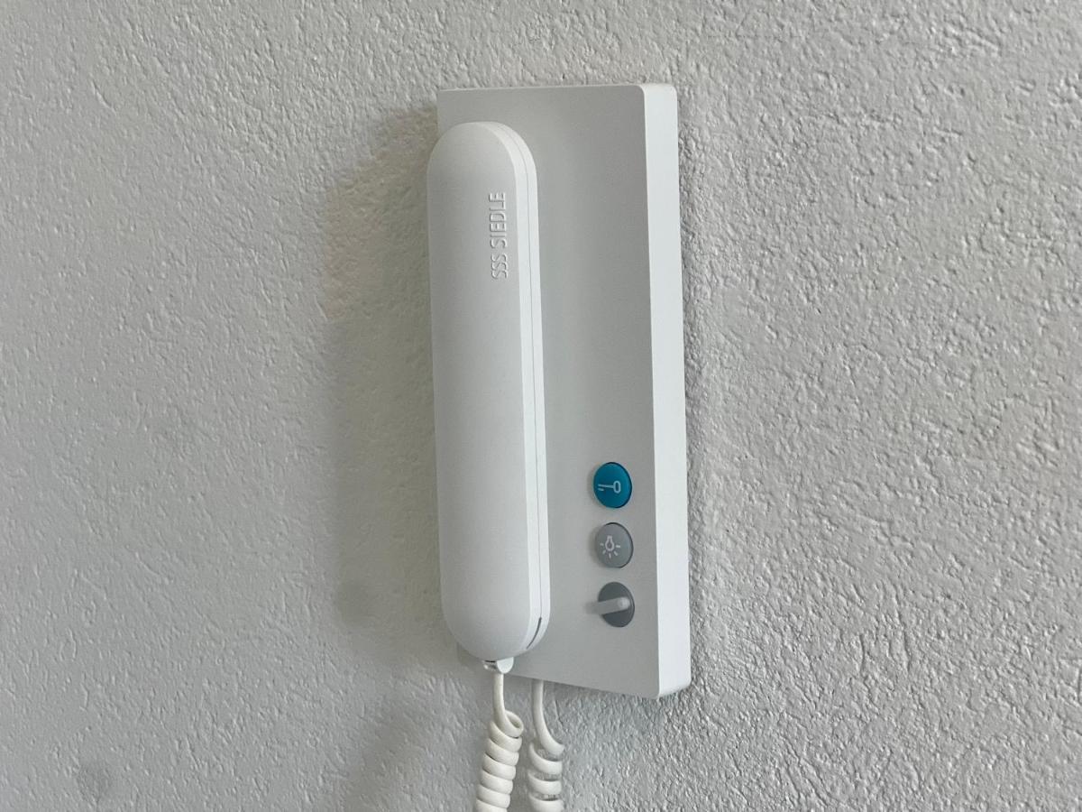Nujen- Hotel Und Apartment Stuttgart Zuffenhausen Eksteriør billede
